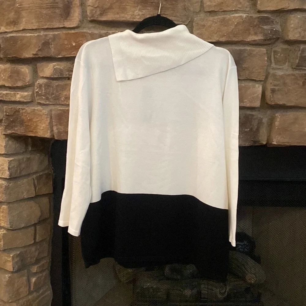 NWT Investments white and black sweater with unique collar. XL - Picture 2 of 7